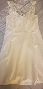 White lace keyhole  back dress